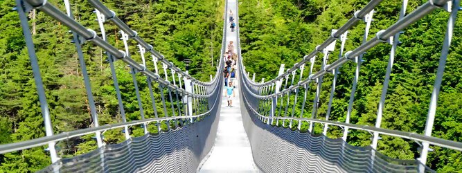 Gran Canaria Ferienwohnung Reisetipps - highline179 - Die Brücke BlickMitKick | einmalige Kulisse und spektakulärer Panoramablick | 20 Gehminuten und man findet | die längste Hängebrücke der Welt | Weltrekord Hängebrücke im Tibet Style - Die highline179 ist eine Fußgänger-Hängebrücke in Form einer Seilbrücke über die Fernpassstraße B 179 südlich von Reutte in Tirol (Österreich). Sie erstreckt sich in einer Höhe von 113 bis 114 m über die Burgenwelt Ehrenberg und verbindet die Ruine Ehrenberg mit dem Fort Claudia.